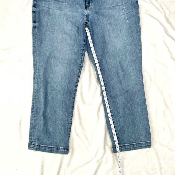 Kut From The Kloth High Rise Cropped Straight Leg Medium Wash Denim Jean Sz 12 - Picture 15 of 16